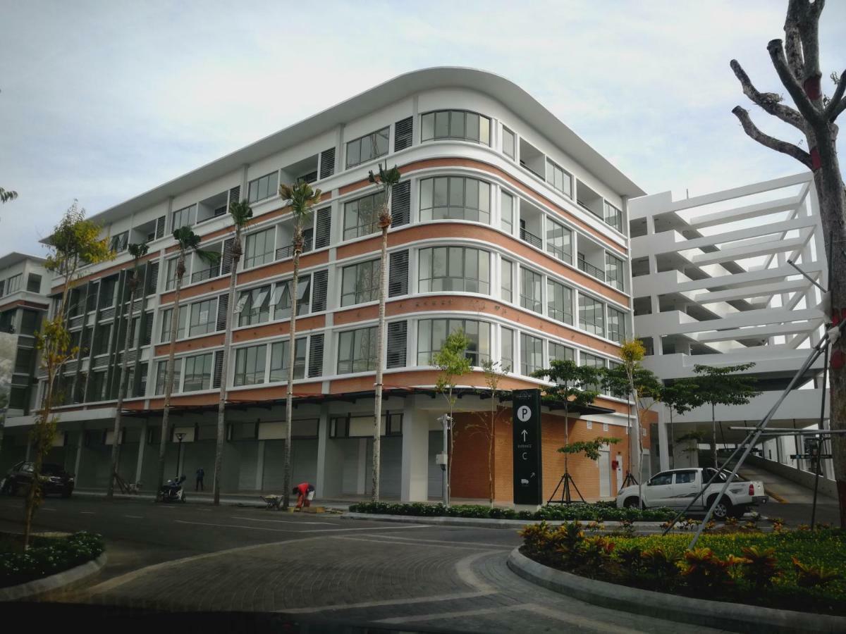 Homezstay Soho Timesquare Miri Bagian luar foto